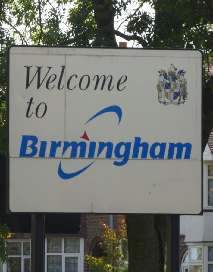 Staynec Moat House Birmingham - For Company, Contractor And Leisure Stays - Nec, Hs2, Jlr, Airport Holiday home *