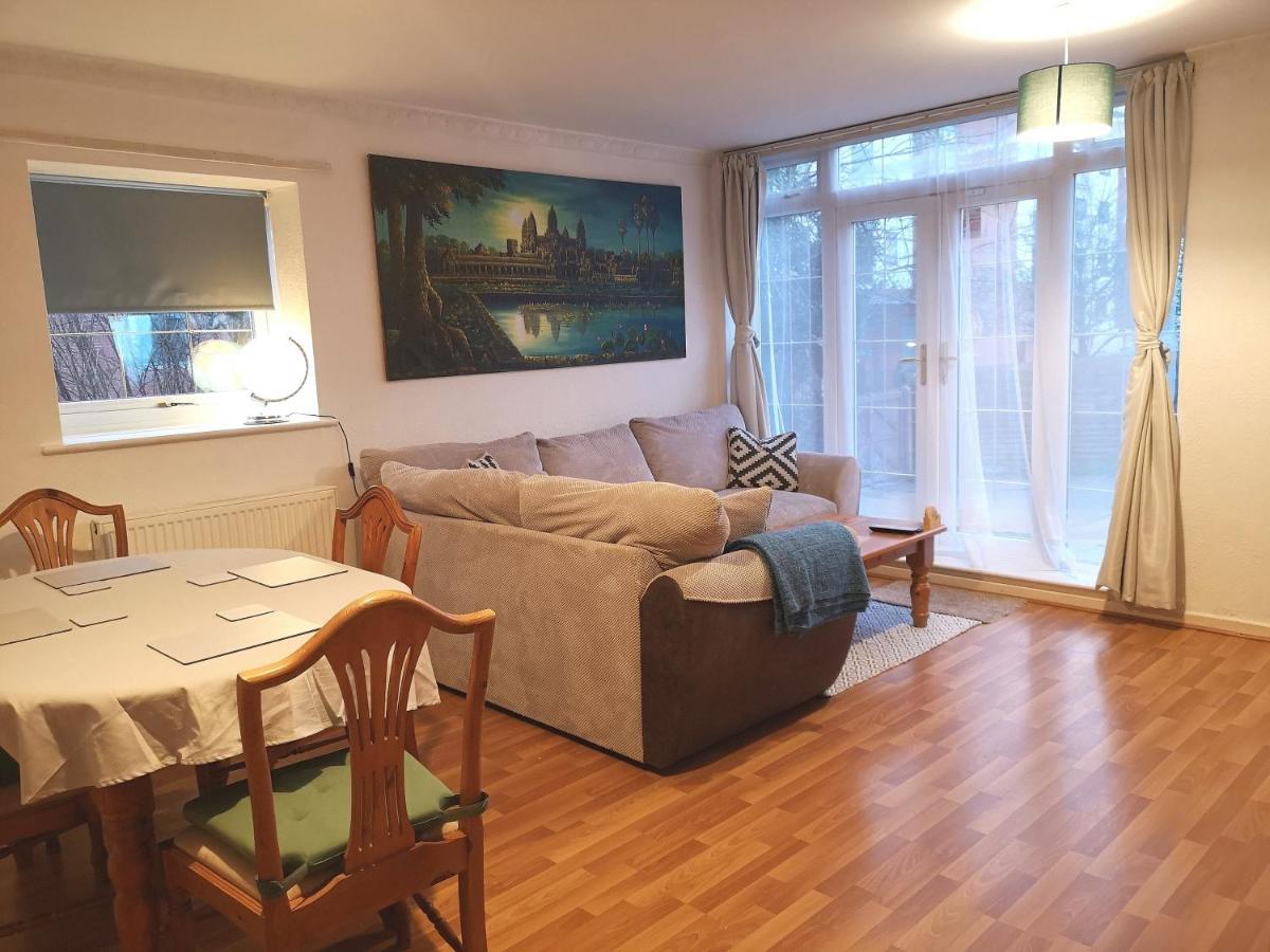 Brumstay Uk - 5 Bed Townhouse With Garden And Parking For Upto 3 Small Cars * Birmingham