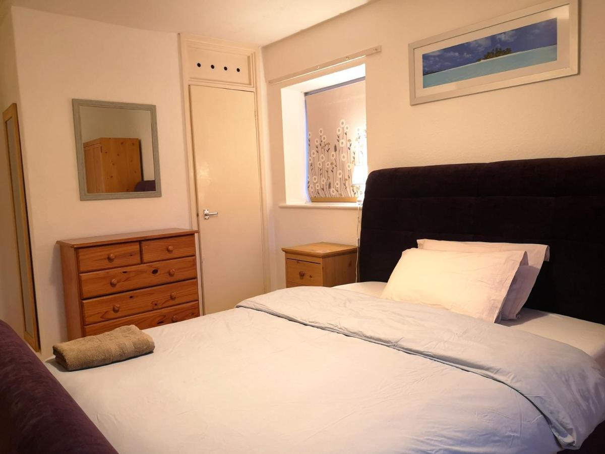 Holiday home Brumstay Uk - 5 Bed Townhouse With Garden And Parking For Upto 3 Small Cars Birmingham