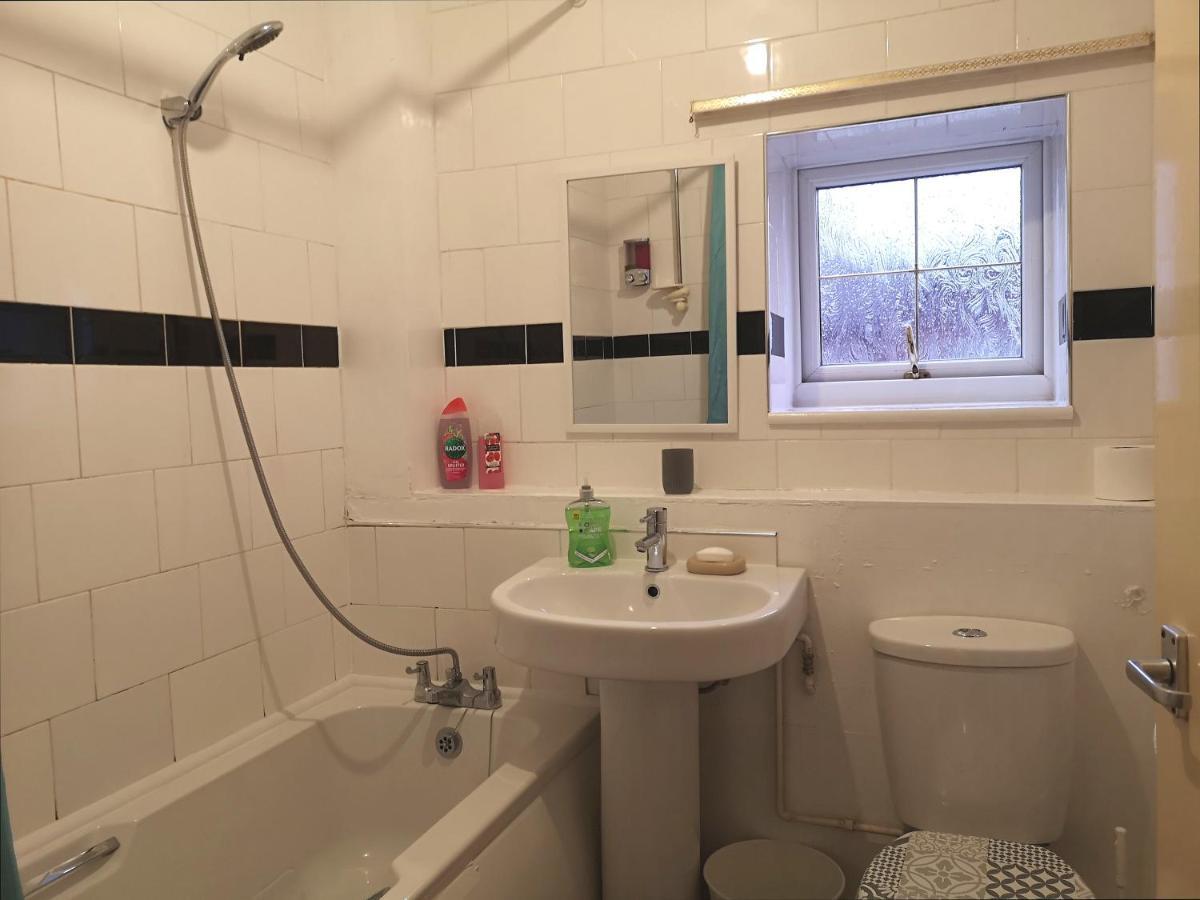 Holiday home Brumstay Uk - 5 Bed Townhouse With Garden And Parking For Upto 3 Small Cars Birmingham
