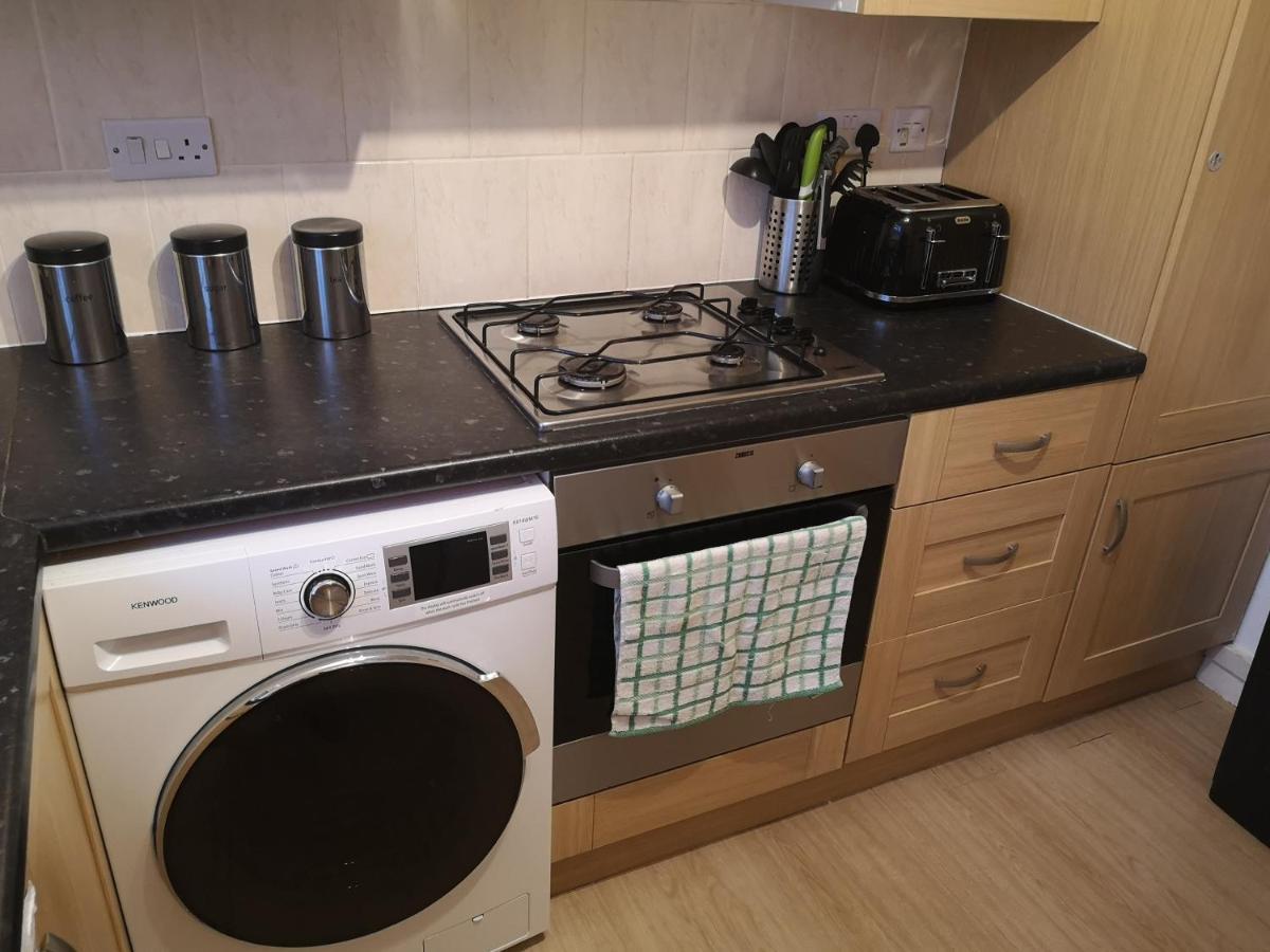 Brumstay Uk - 5 Bed Townhouse With Garden And Parking For Upto 3 Small Cars Birmingham