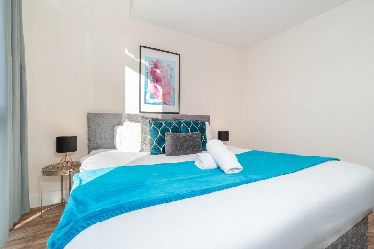 Apartment Centre - Parkside Terrace - King Size Bed - Parking - Rated