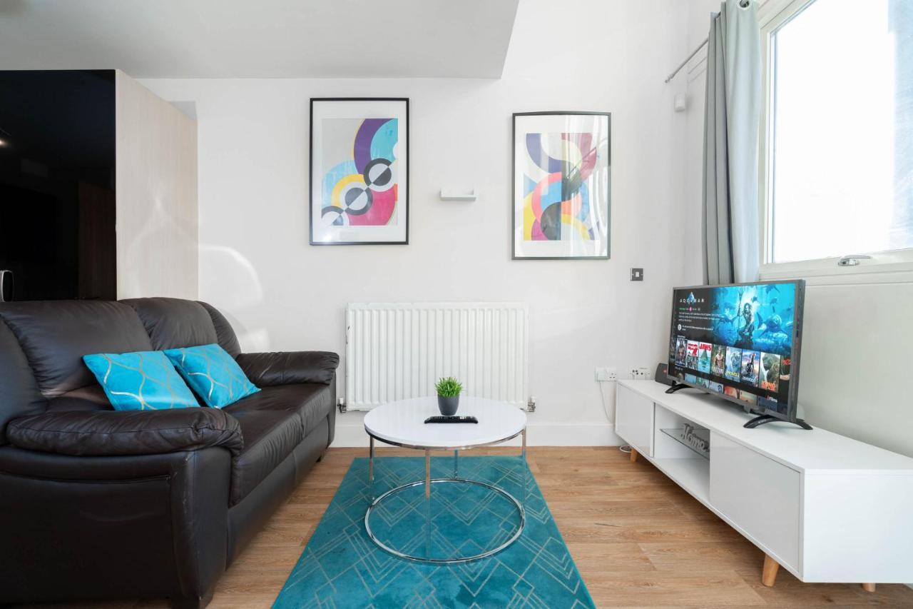 Centre - Parkside Terrace - King Size Bed - Parking - Rated *