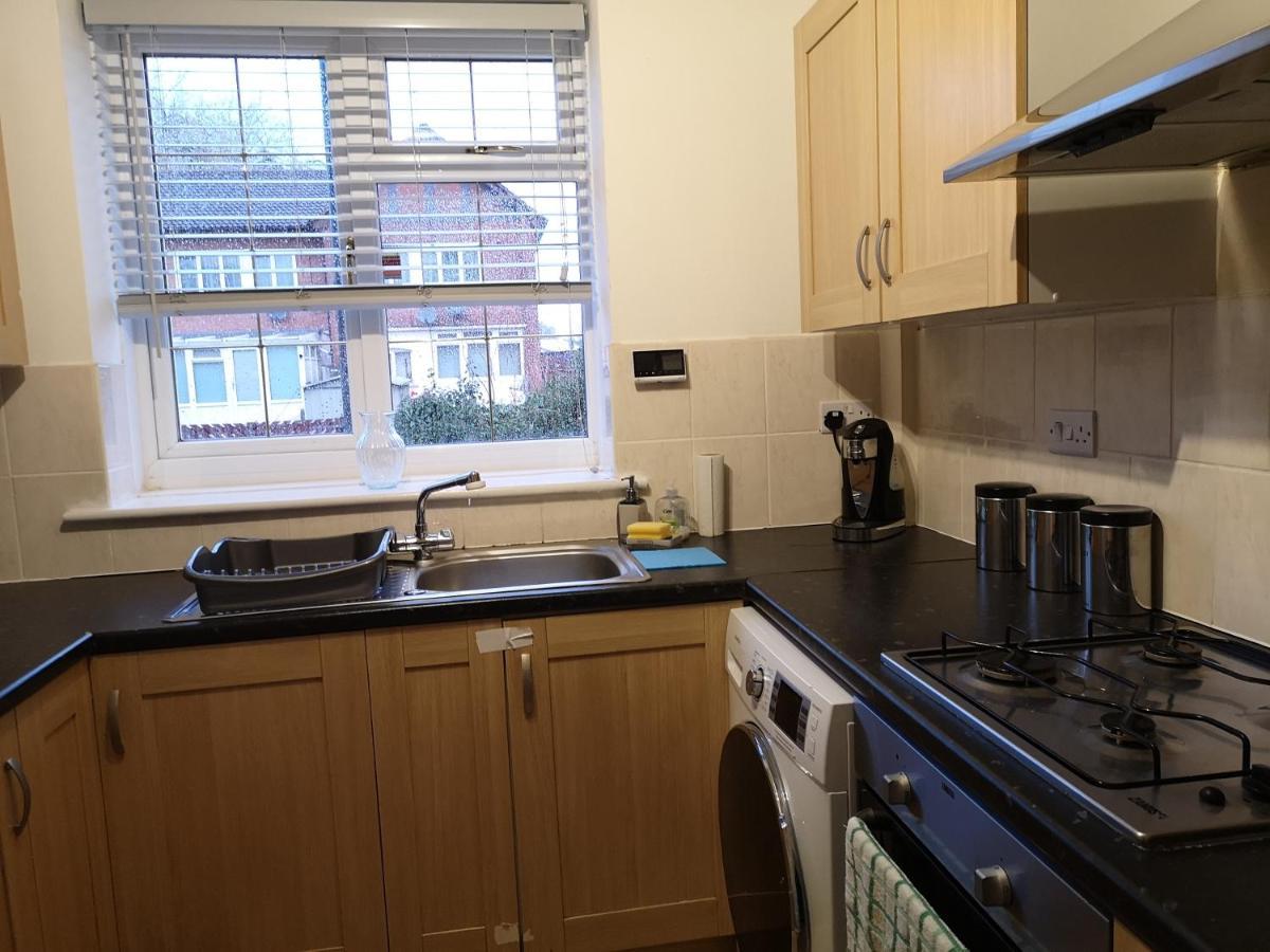 Brumstay Uk - 5 Bed Townhouse With Garden And Parking For Upto 3 Small Cars