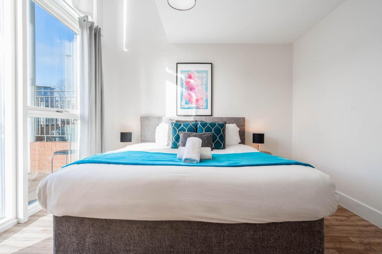 Centre - Parkside Terrace - King Size Bed - Parking - Rated Apartment *