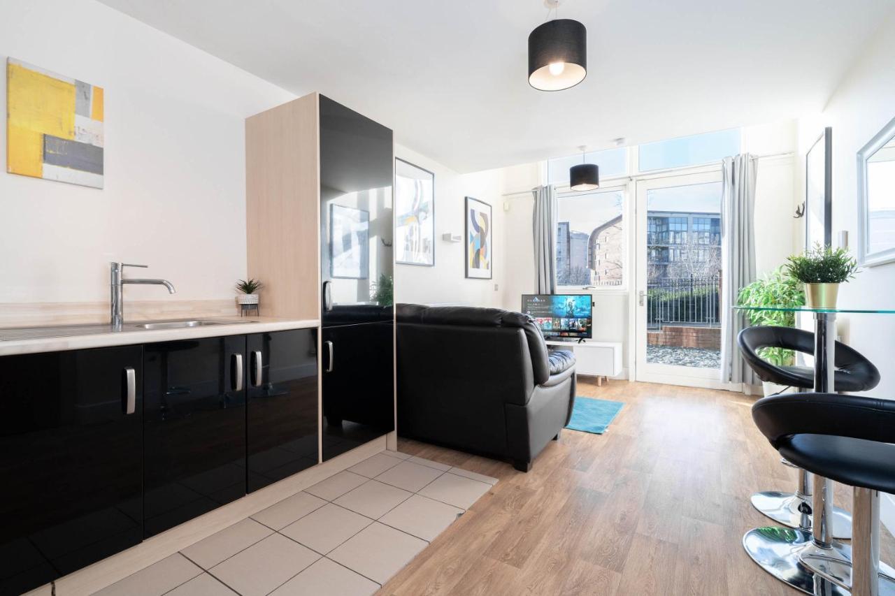Centre - Parkside Terrace - King Size Bed - Parking - Rated Birmingham