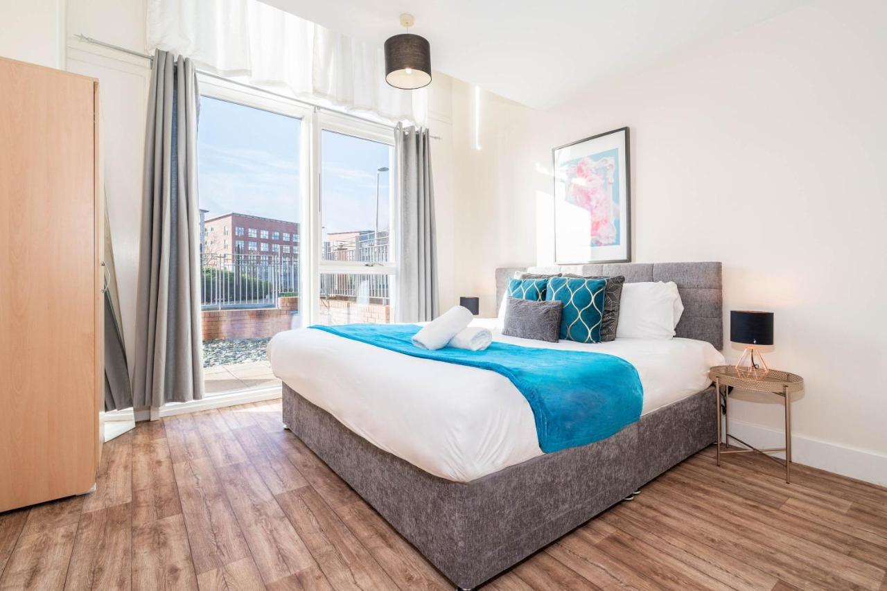 Apartment Centre - Parkside Terrace - King Size Bed - Parking - Rated Birmingham