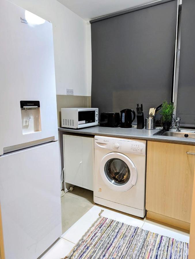Luxury 1 Bed Service Apartment With Parking Apartment *