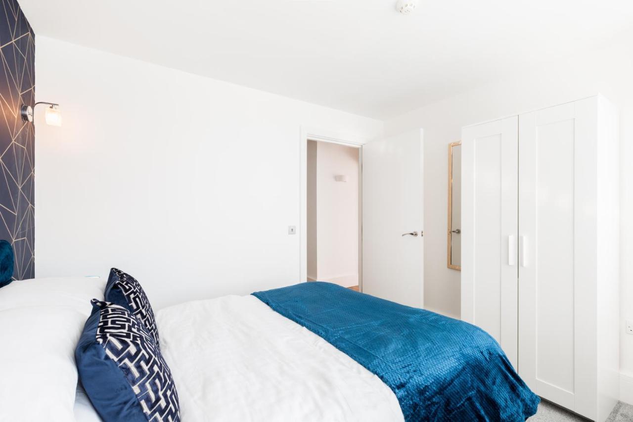 Newhall Skyline Views Centre Apartment