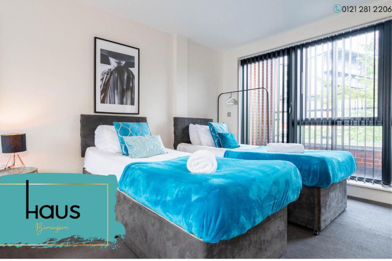 Centre Townhouse - 3 Bedrooms - Garage - Parking - Rated Holiday home *