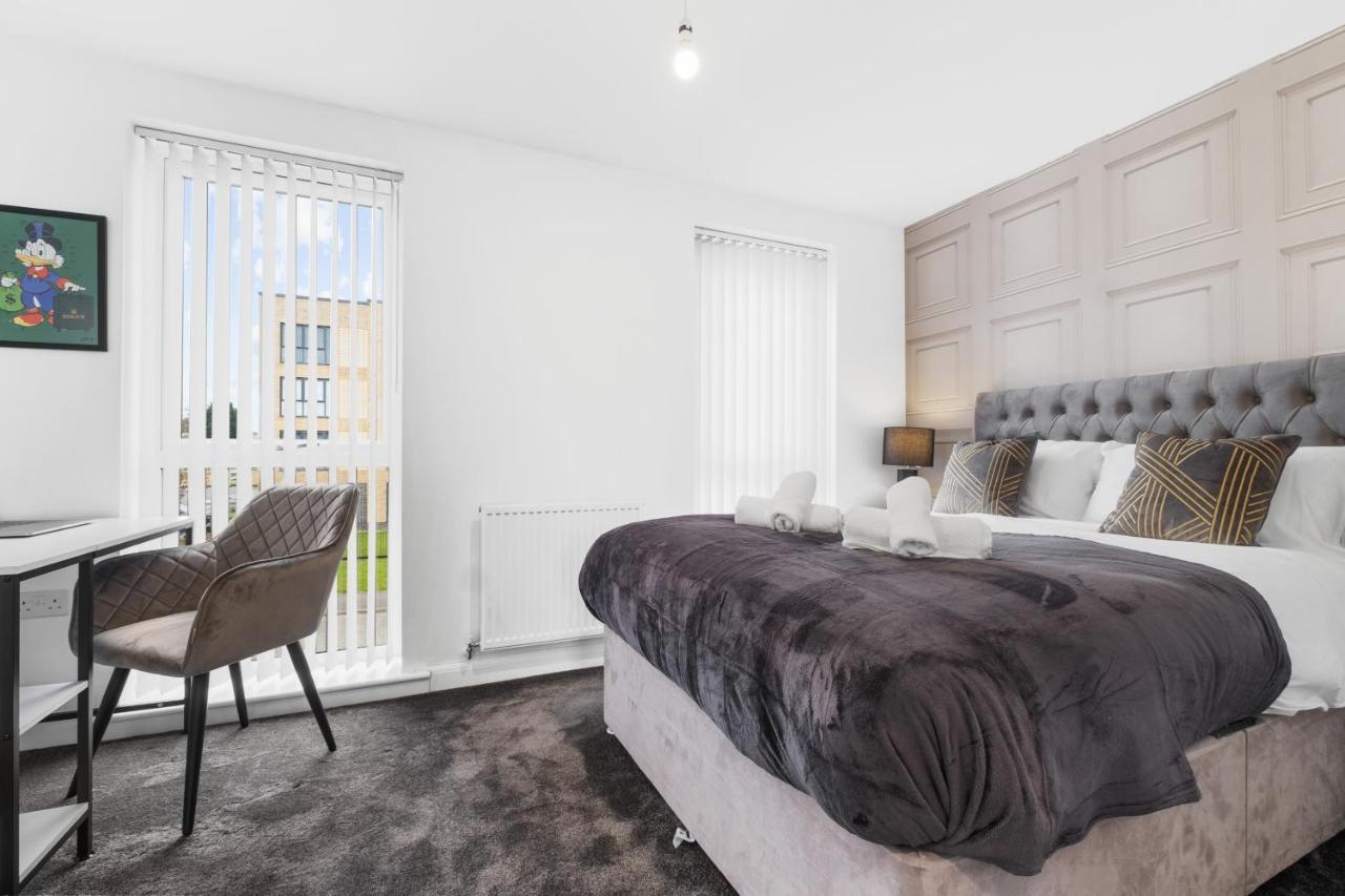 Holiday home Luxury 2 Bed House Centre ✘ Bbq & Garden ☆ Family Friendly→ Swingball & Outdoor Furniture - Free Parking → With 50 Inch Smart Tv, Free Netflix & Wifi ✘ Comfy Seating Area - By Maevela Birmingham