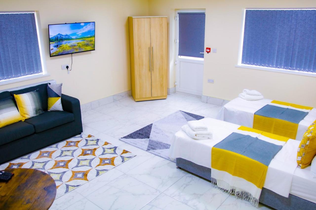 Road From 360midlands, En-suite Apartment Birmingham