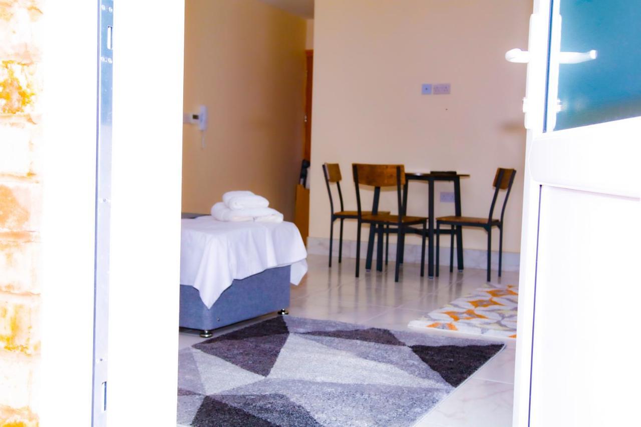 Road From 360midlands, En-suite *