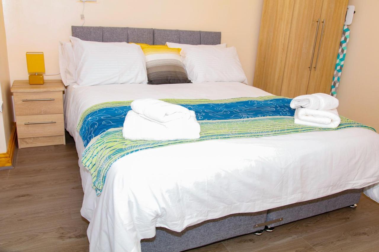 Road From 360midlands, En-suite Apartment *