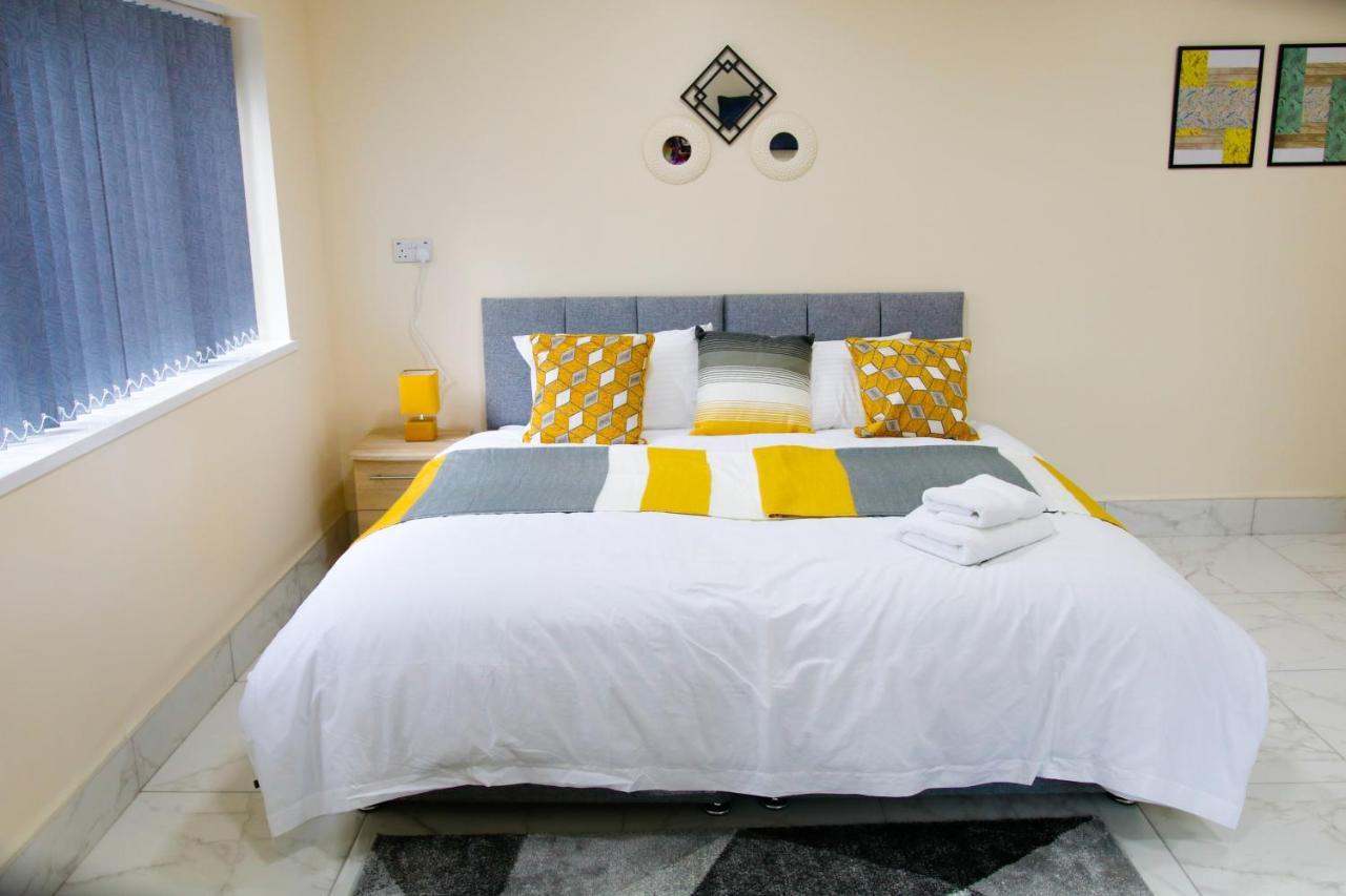 Road From 360midlands, En-suite Apartment Birmingham
