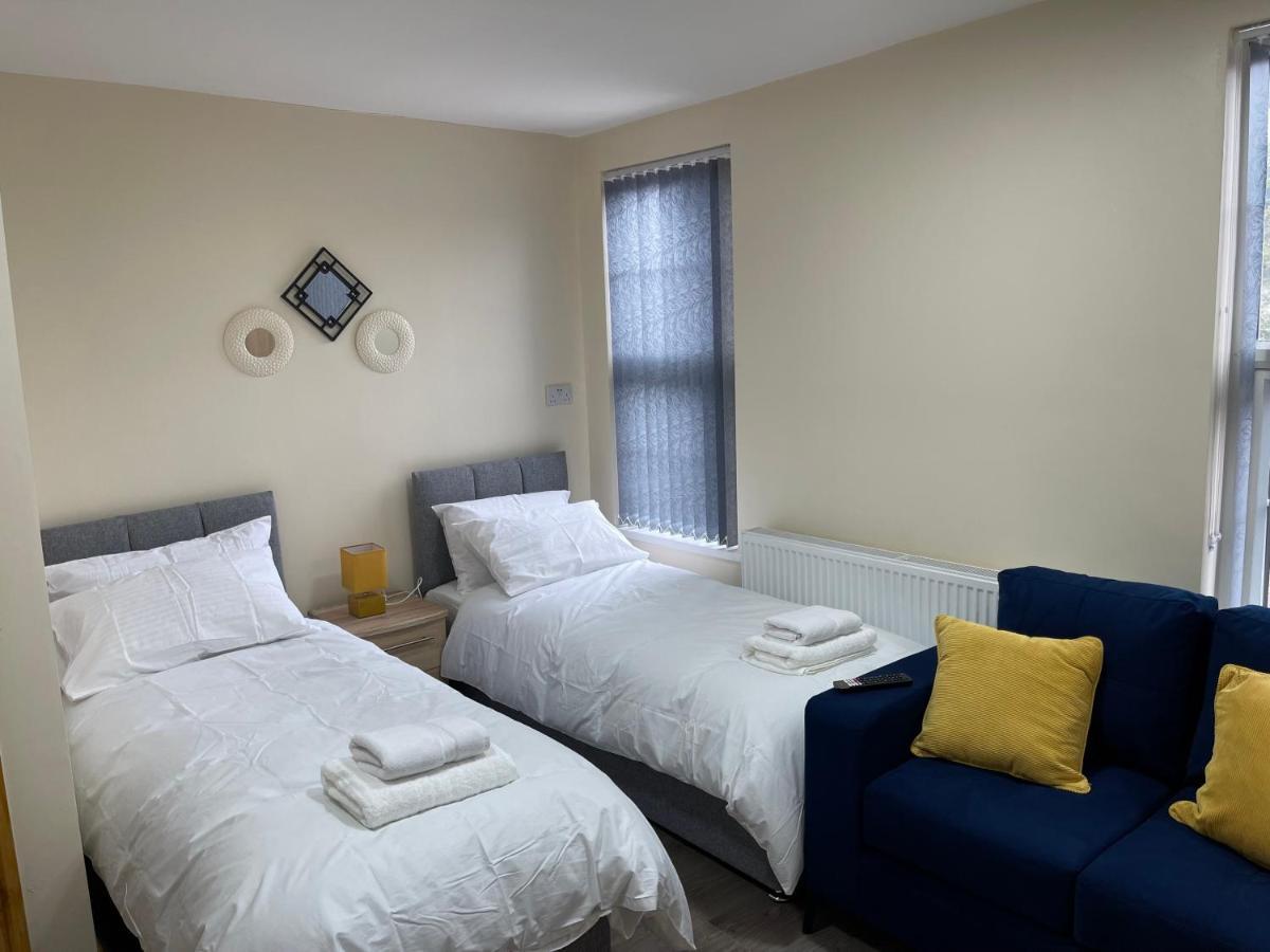 Road From 360midlands, En-suite Apartment Birmingham