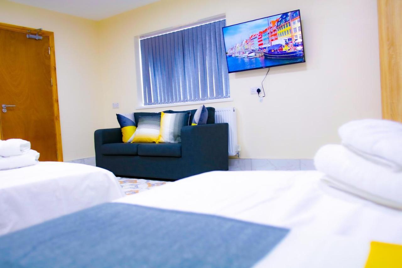 Road From 360midlands, En-suite Apartment *
