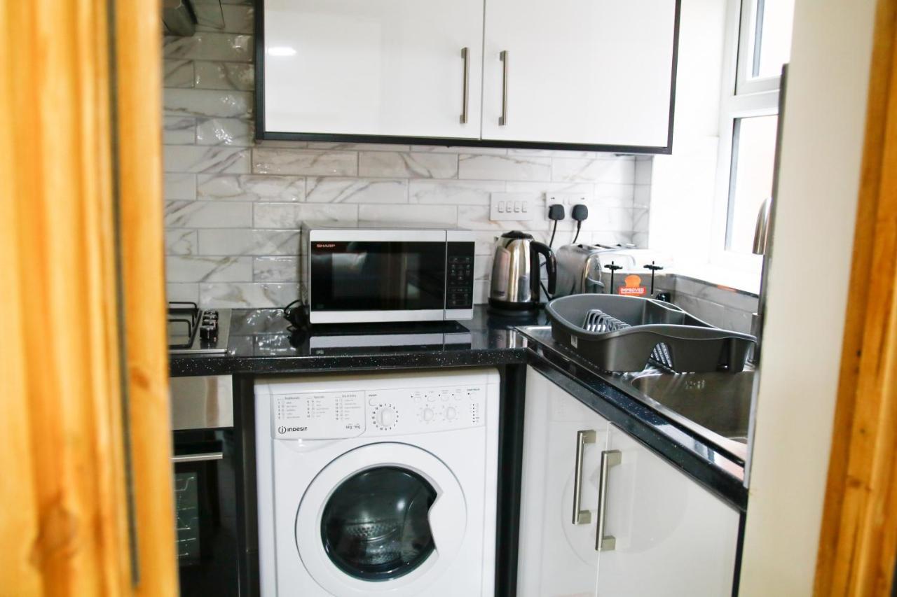 Road From 360midlands, En-suite Apartment Birmingham