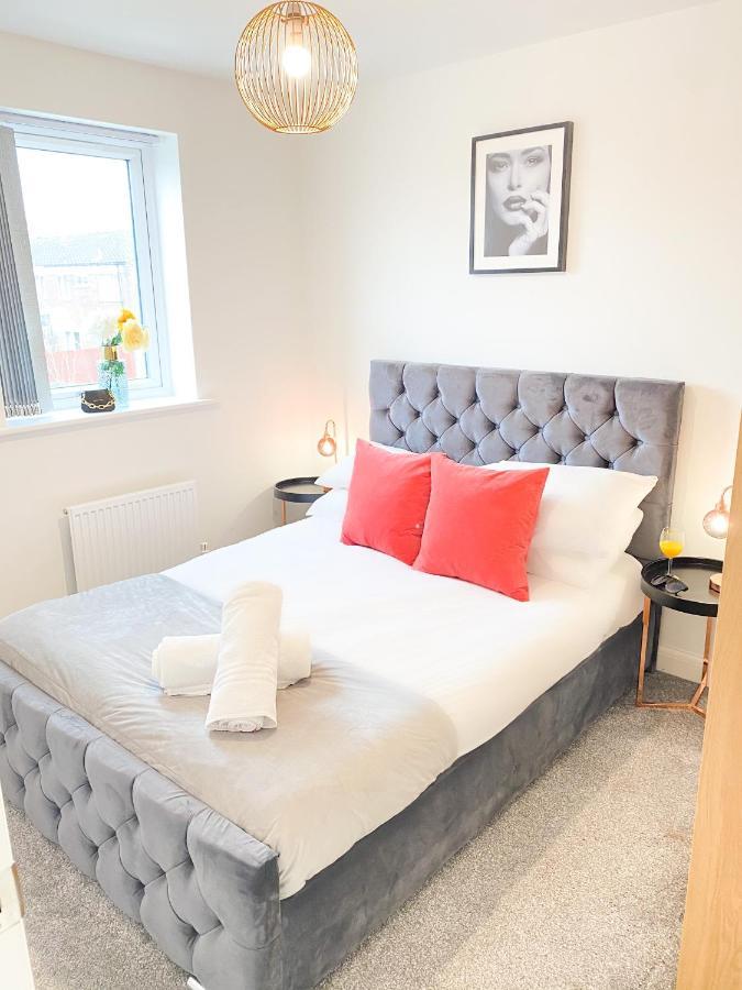 Tudors Esuites 3 Bed House Garden & Netflix Holiday home
