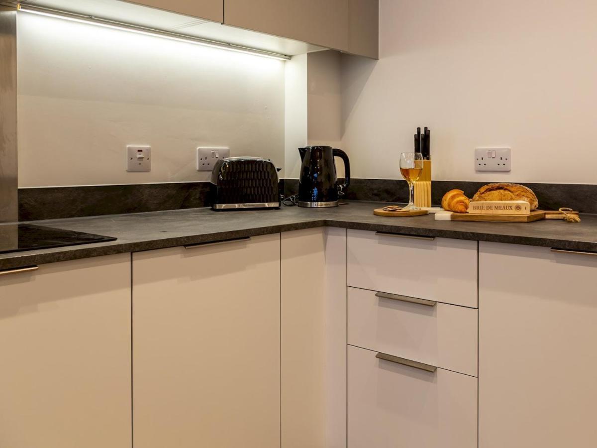 Pass The Keys Super Luxurious 1 Bed Jewellery Q *