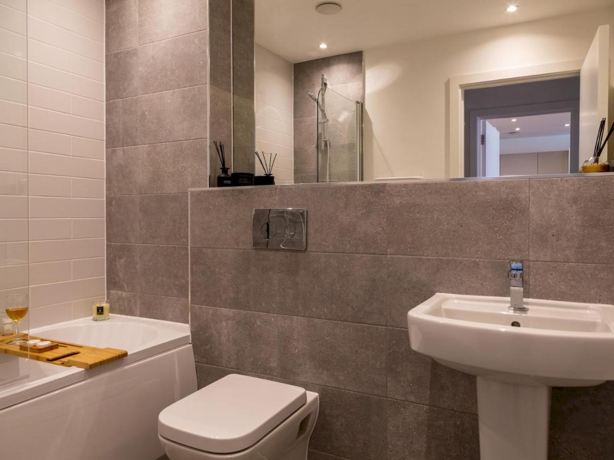 Pass The Keys Super Luxurious 1 Bed Jewellery Q