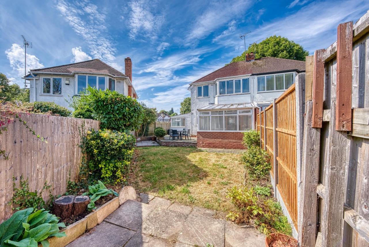 Holiday home Xclusive Living Spacious 3 Bedroom House,sleep 6, Free Wifi, Parking Close To Nec On Horrell Road *