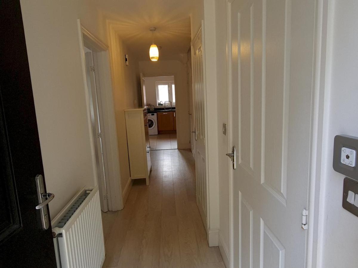 Pass The Keys Well Located Modern 5 Bedroom House Holiday home Birmingham