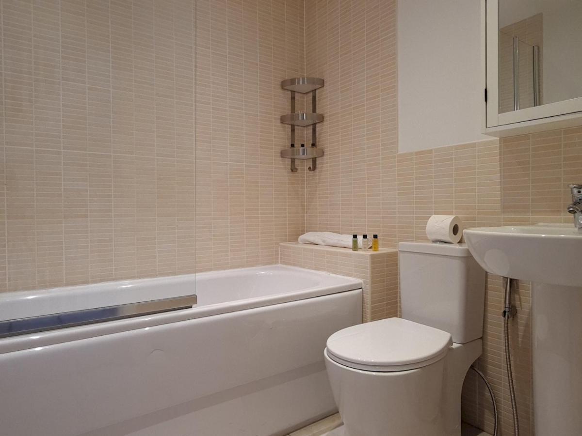Holiday home Pass The Keys Well Located Modern 5 Bedroom House Birmingham
