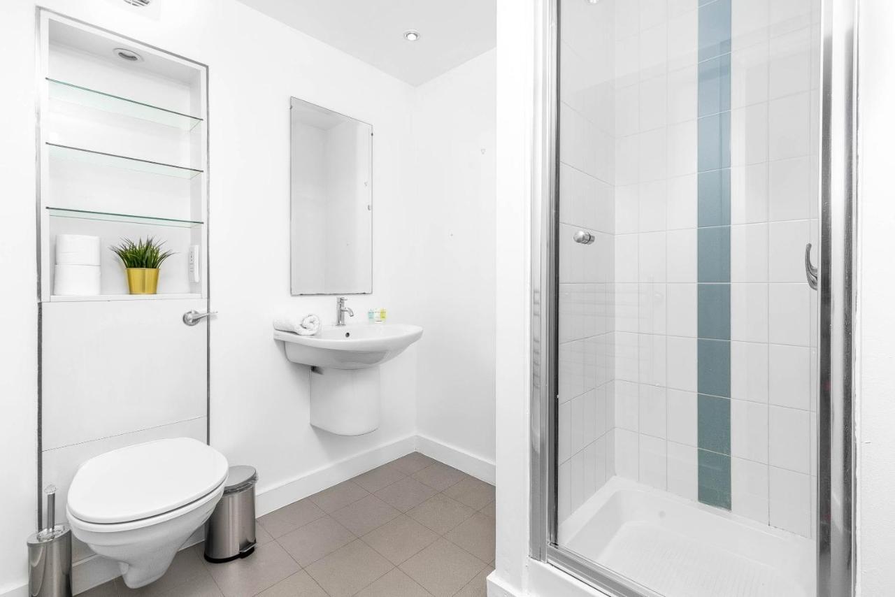 Luxury Two Bedroom Centre - Secure Parking - Rated Exceptional