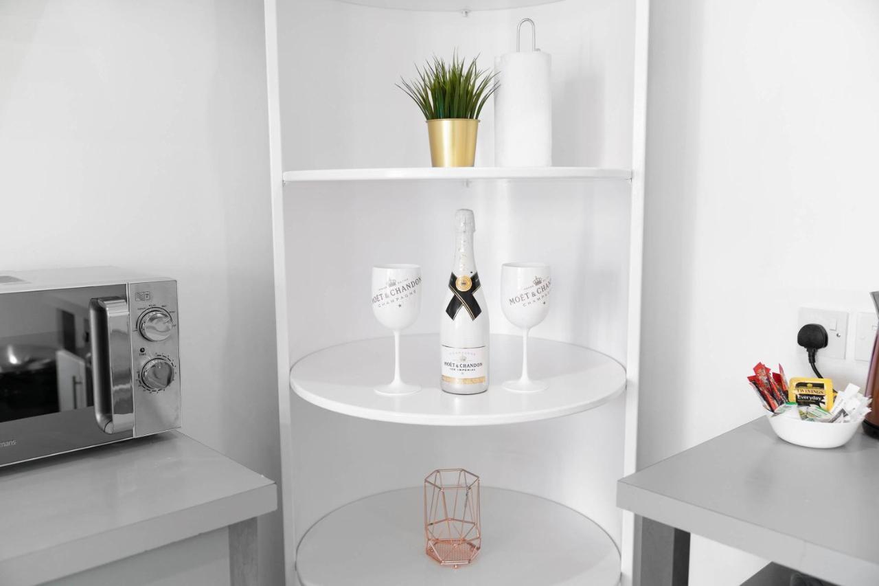 Luxury Two Bedroom Centre - Secure Parking - Rated Exceptional Birmingham