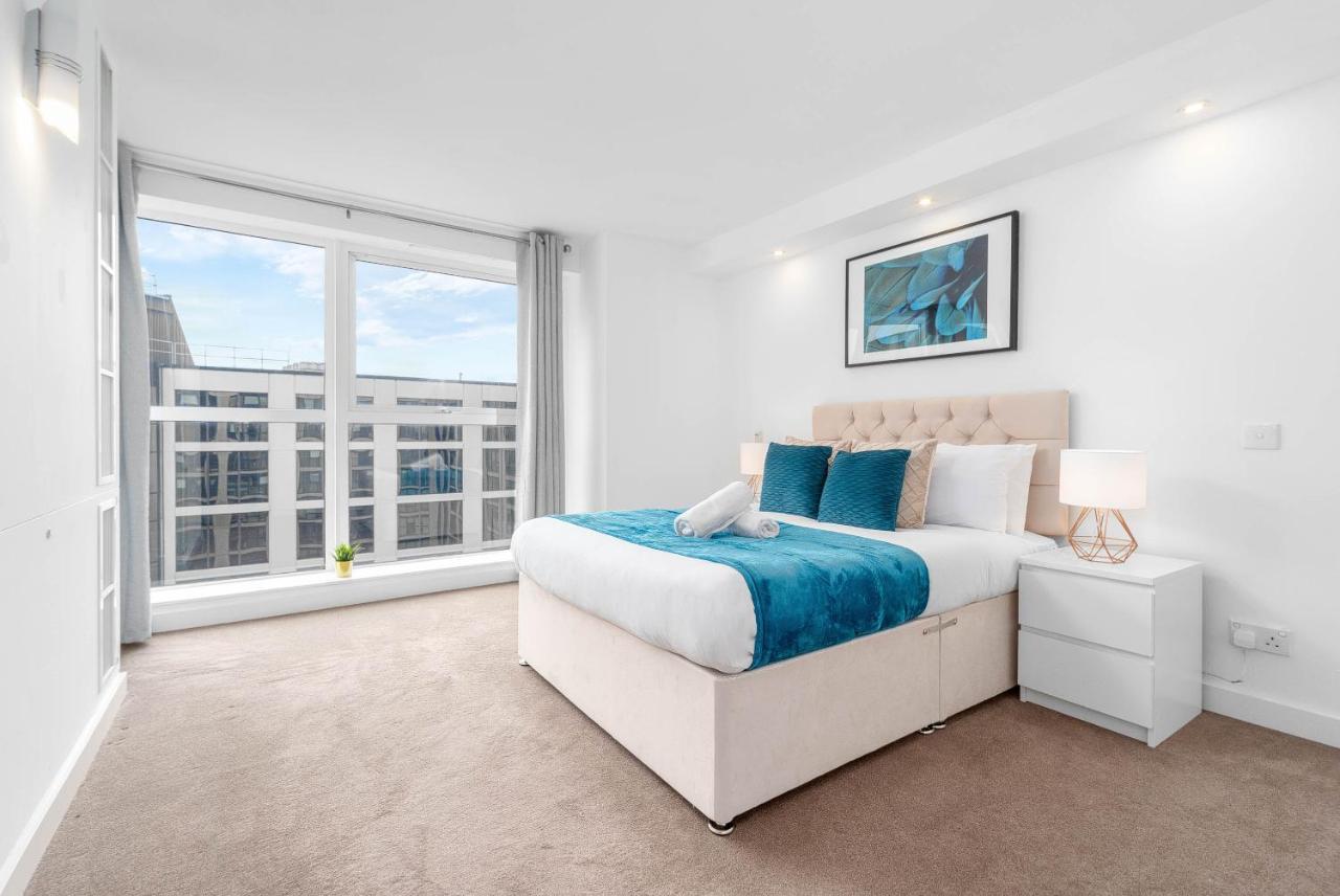 Apartment Luxury Two Bedroom Centre - Secure Parking - Rated Exceptional