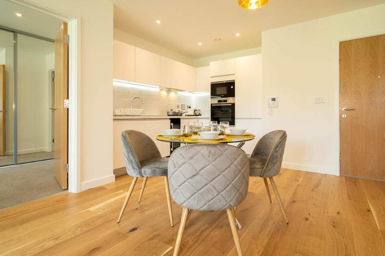 Cube/mailbox/luxury New Build- 2 Bed Apartment
