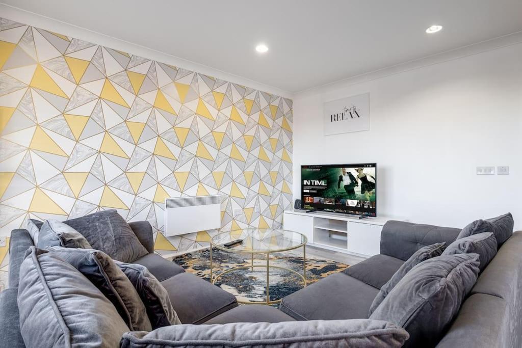 Ebra Stays - Luxury 2 Bedroom - *