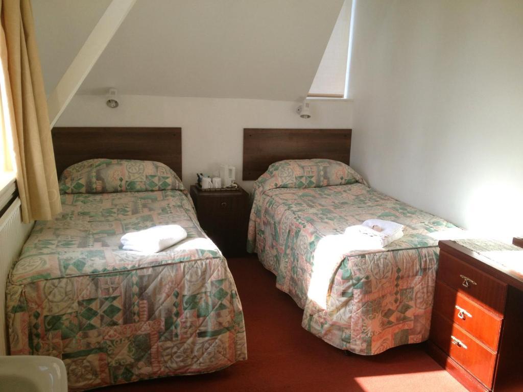 Awentsbury Near 2* Birmingham