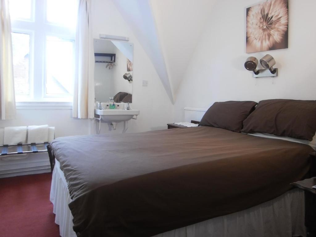 Guest house Awentsbury Near Birmingham