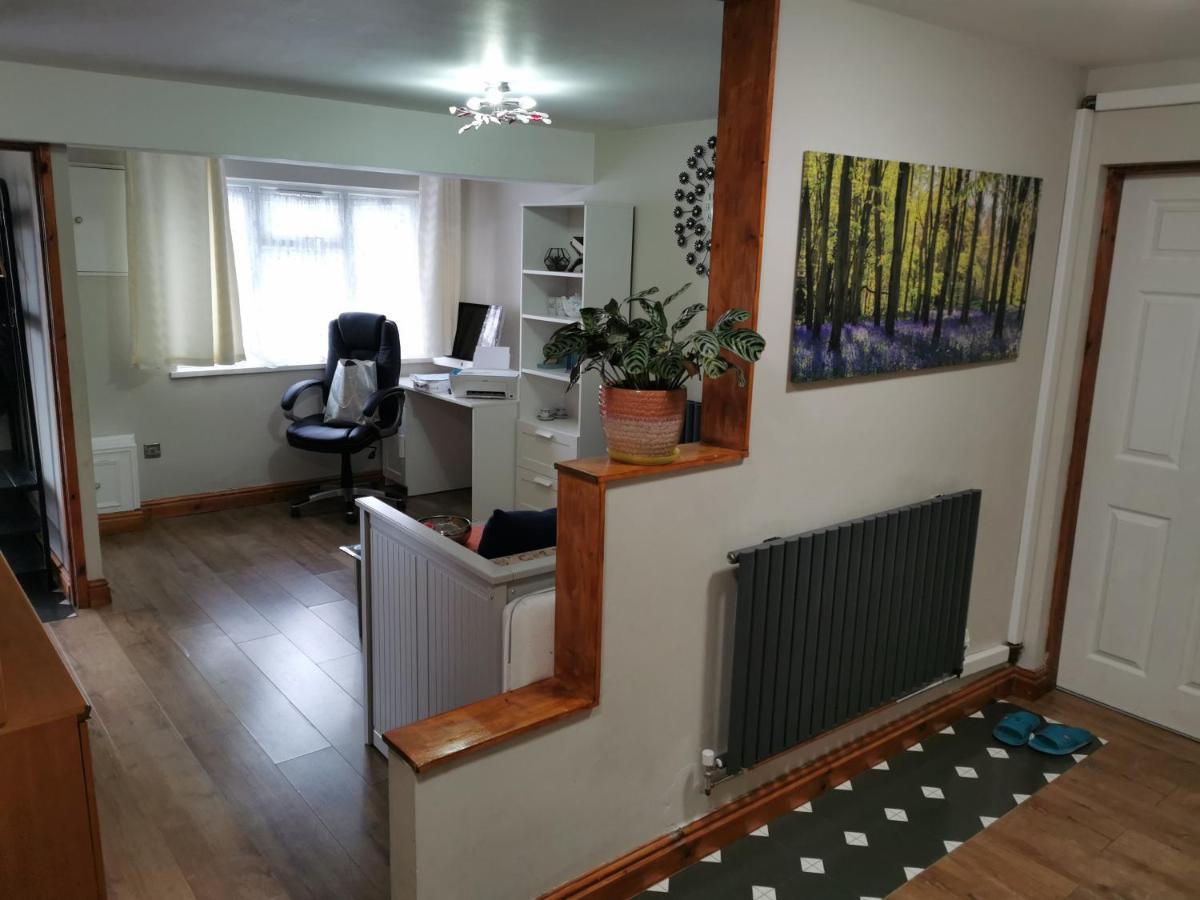 Green Croft Apartment
