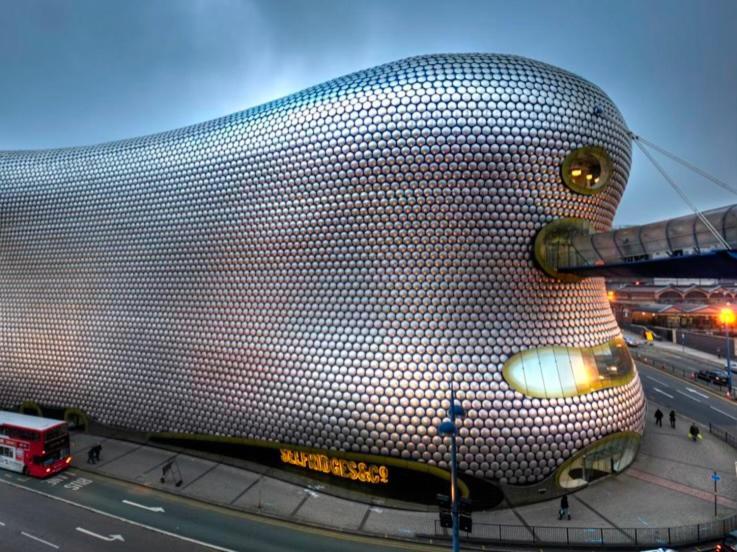Stylish Two Bed In The Heart Of The Birmingham