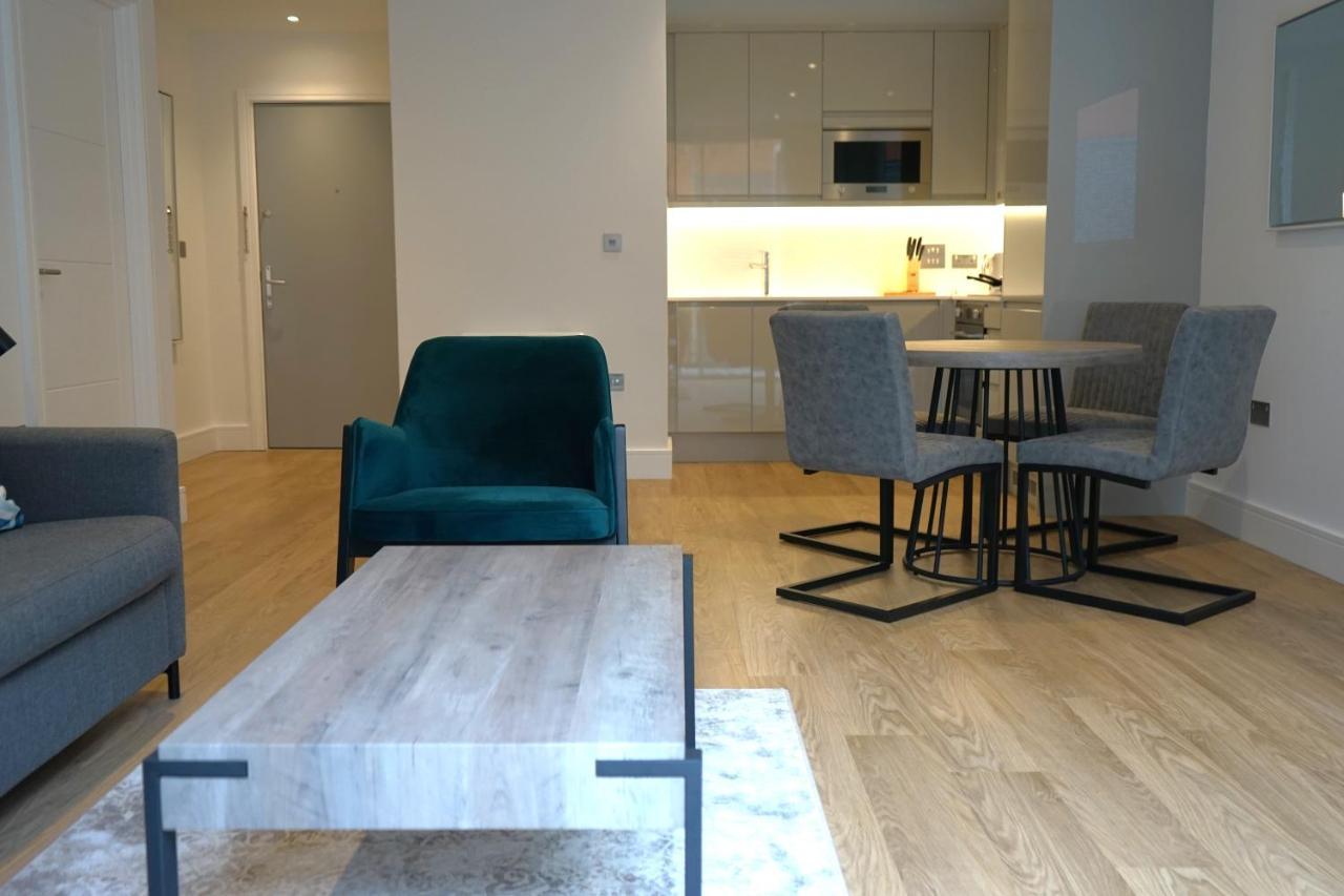 Apartment Exceptional 1king Lifestyle - Centrally Located *