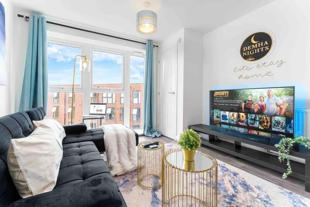 Unique 4 Bed For Families & Contractors 靠近唐人街