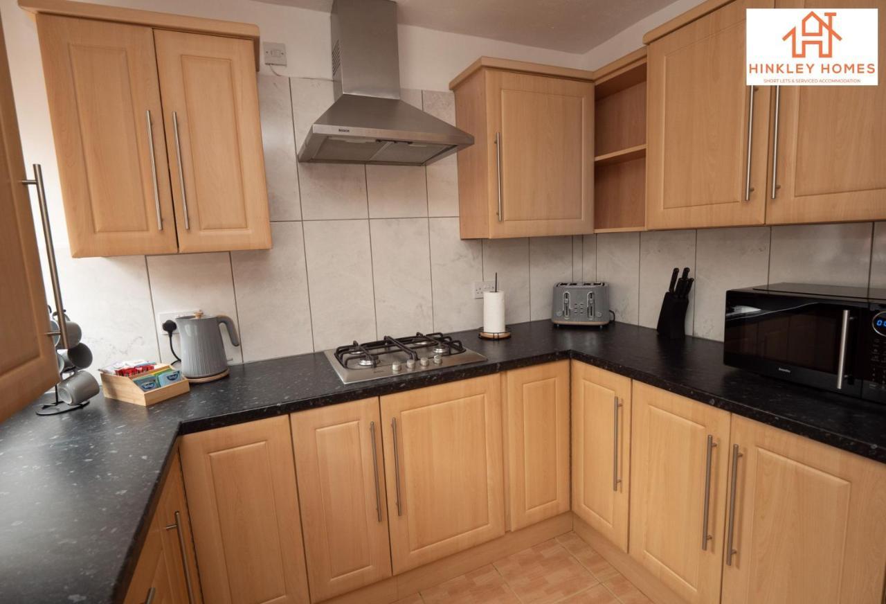 Lovely Refurbished - Free Parking-wifi By Hinkley Homes Short Lets & Serviced Apartment *