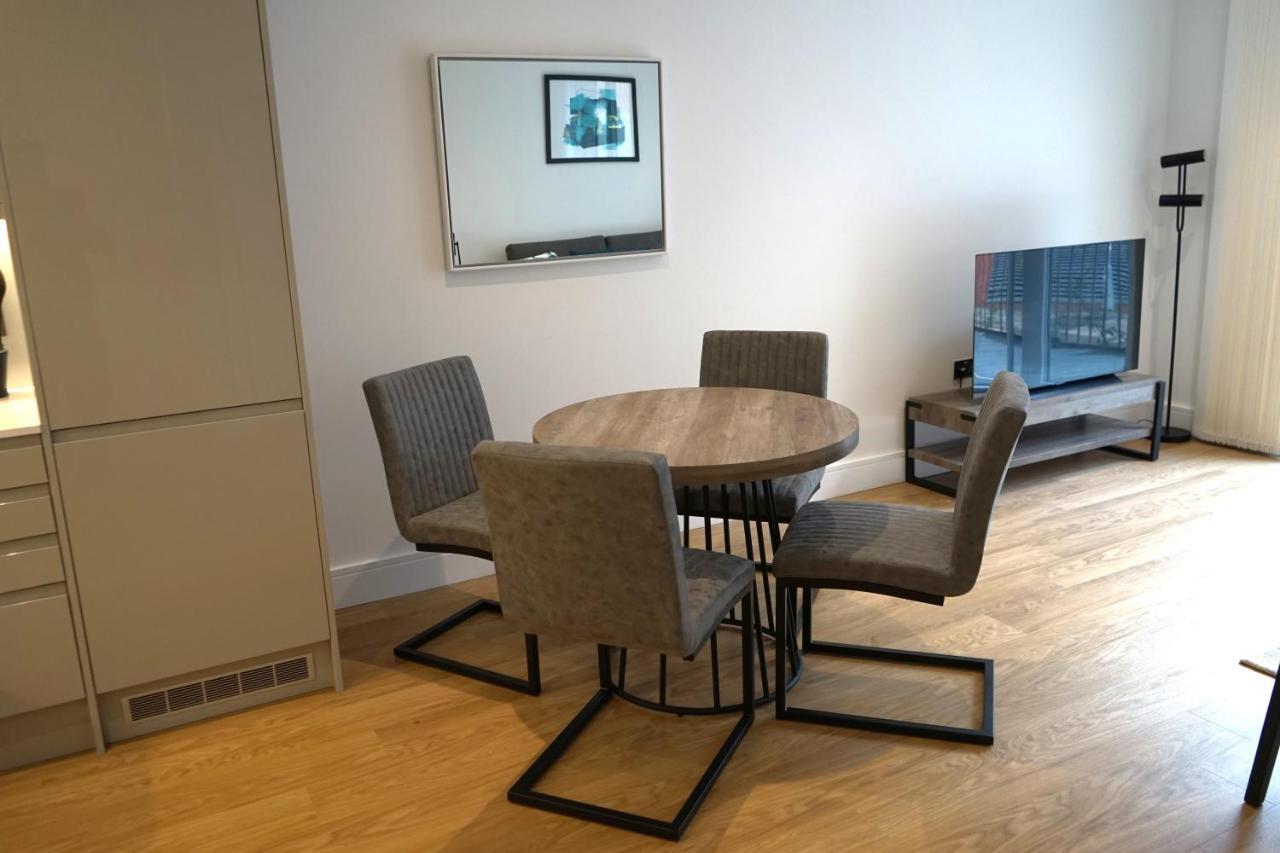 Apartment Exceptional 1king Lifestyle - Centrally Located *