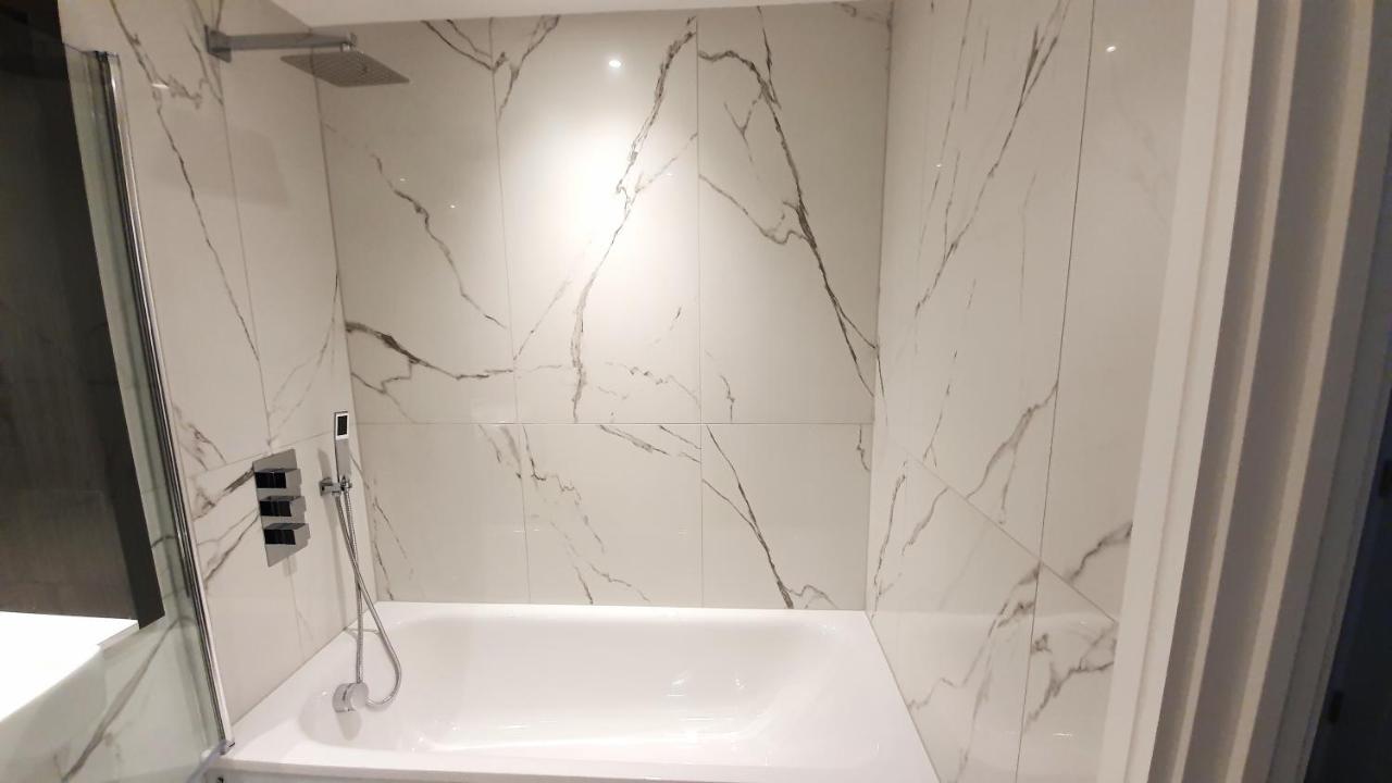 Exceptional 1king Lifestyle - Centrally Located *