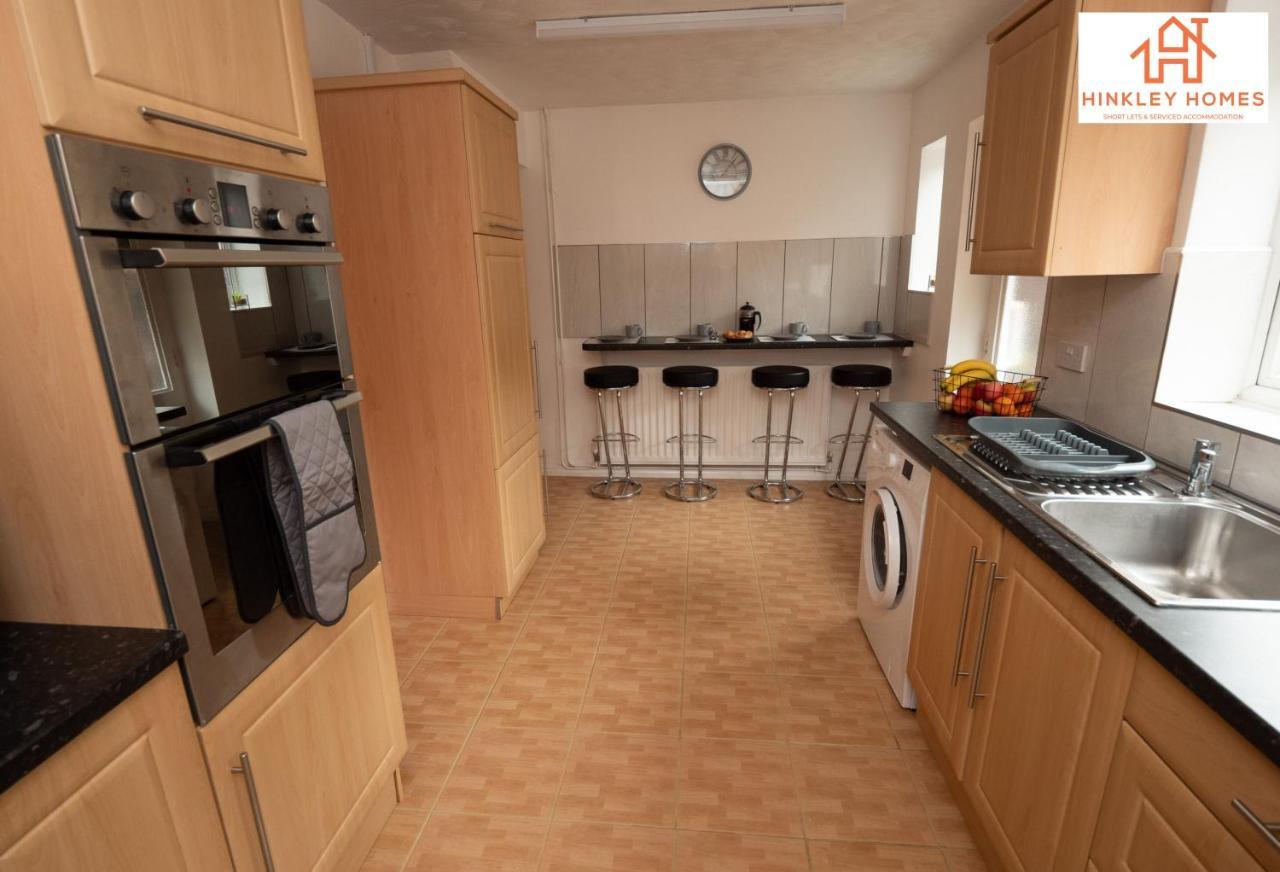Apartment Lovely Refurbished - Free Parking-wifi By Hinkley Homes Short Lets & Serviced *