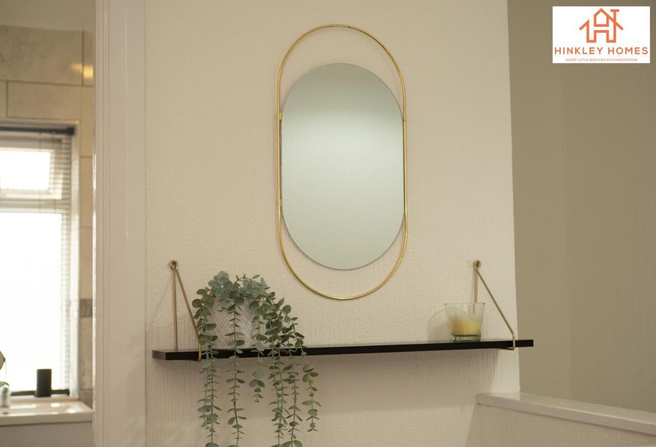 Apartment Lovely Refurbished - Free Parking-wifi By Hinkley Homes Short Lets & Serviced *