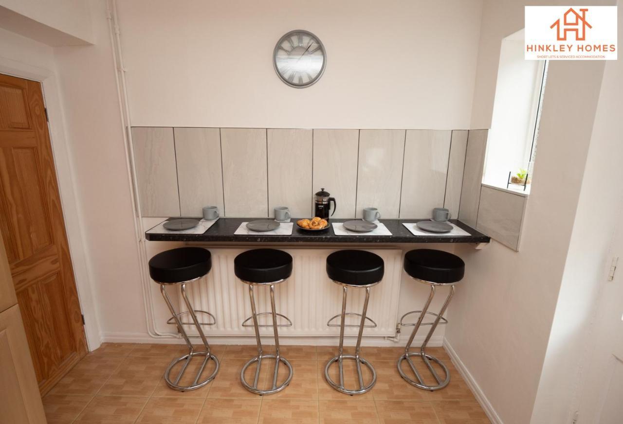 Lovely Refurbished - Free Parking-wifi By Hinkley Homes Short Lets & Serviced Apartment *