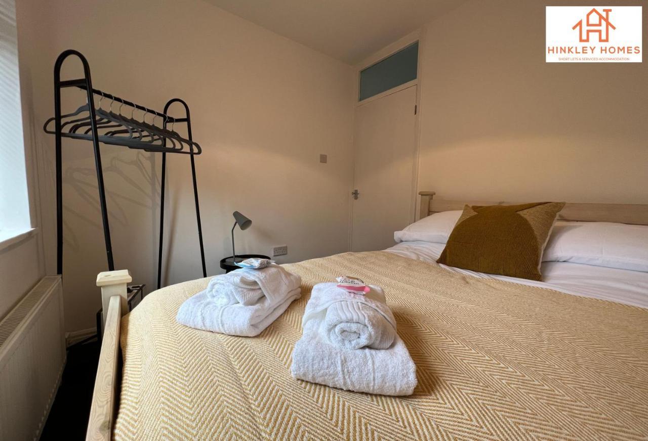 Apartment Lovely Refurbished - Free Parking-wifi By Hinkley Homes Short Lets & Serviced *