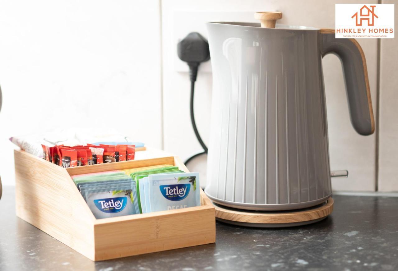 Lovely Refurbished - Free Parking-wifi By Hinkley Homes Short Lets & Serviced Apartment *