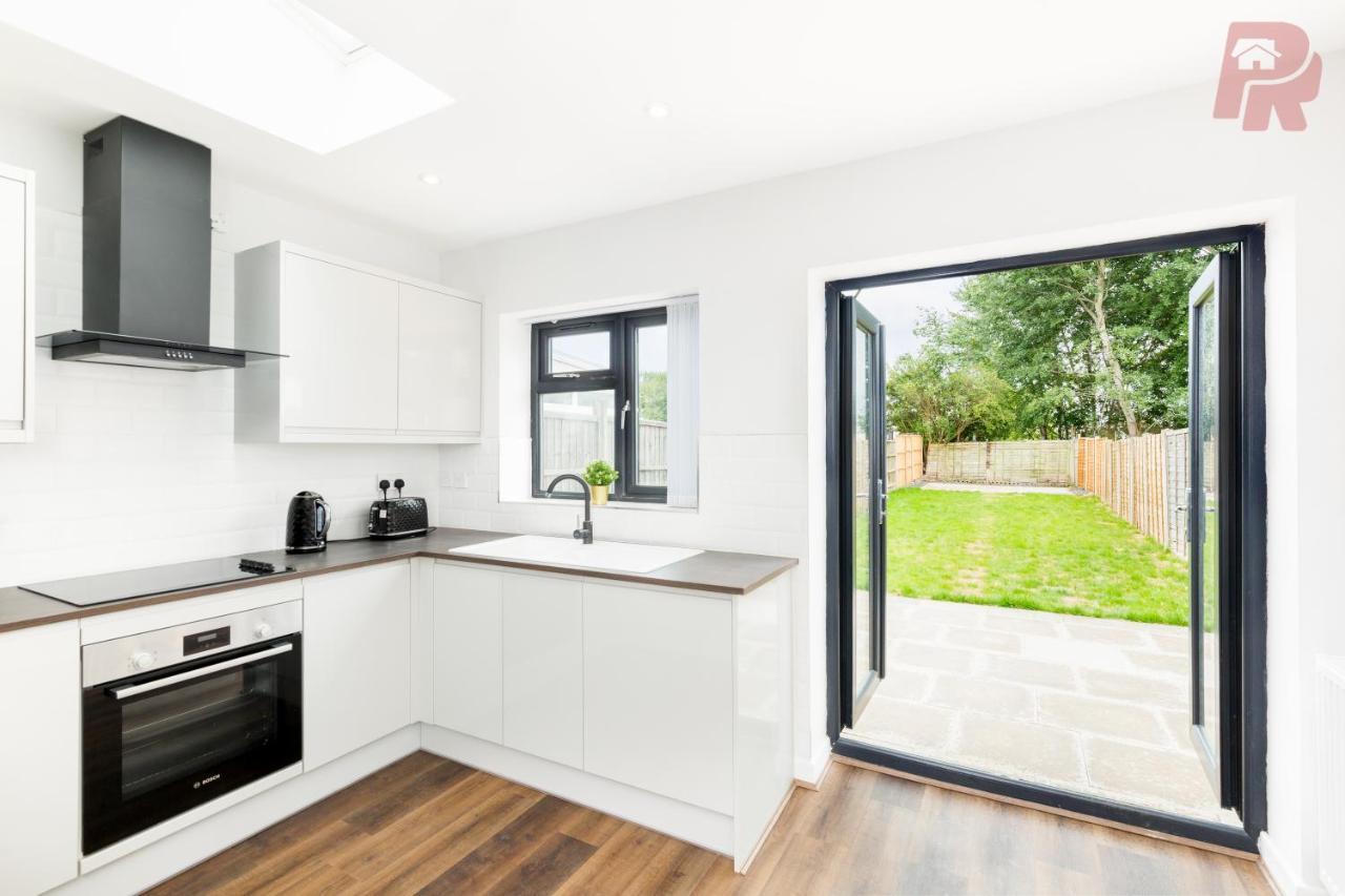 4 Bedroom - Driveway & Garden - Brand New! *
