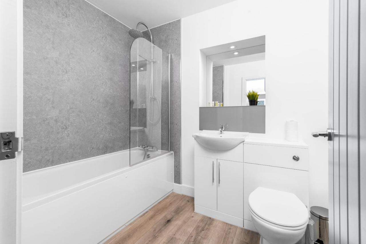 Apartment 2 Bedroom - The Marsons Collection - New Luxury - Balcony - Secure Parking Birmingham