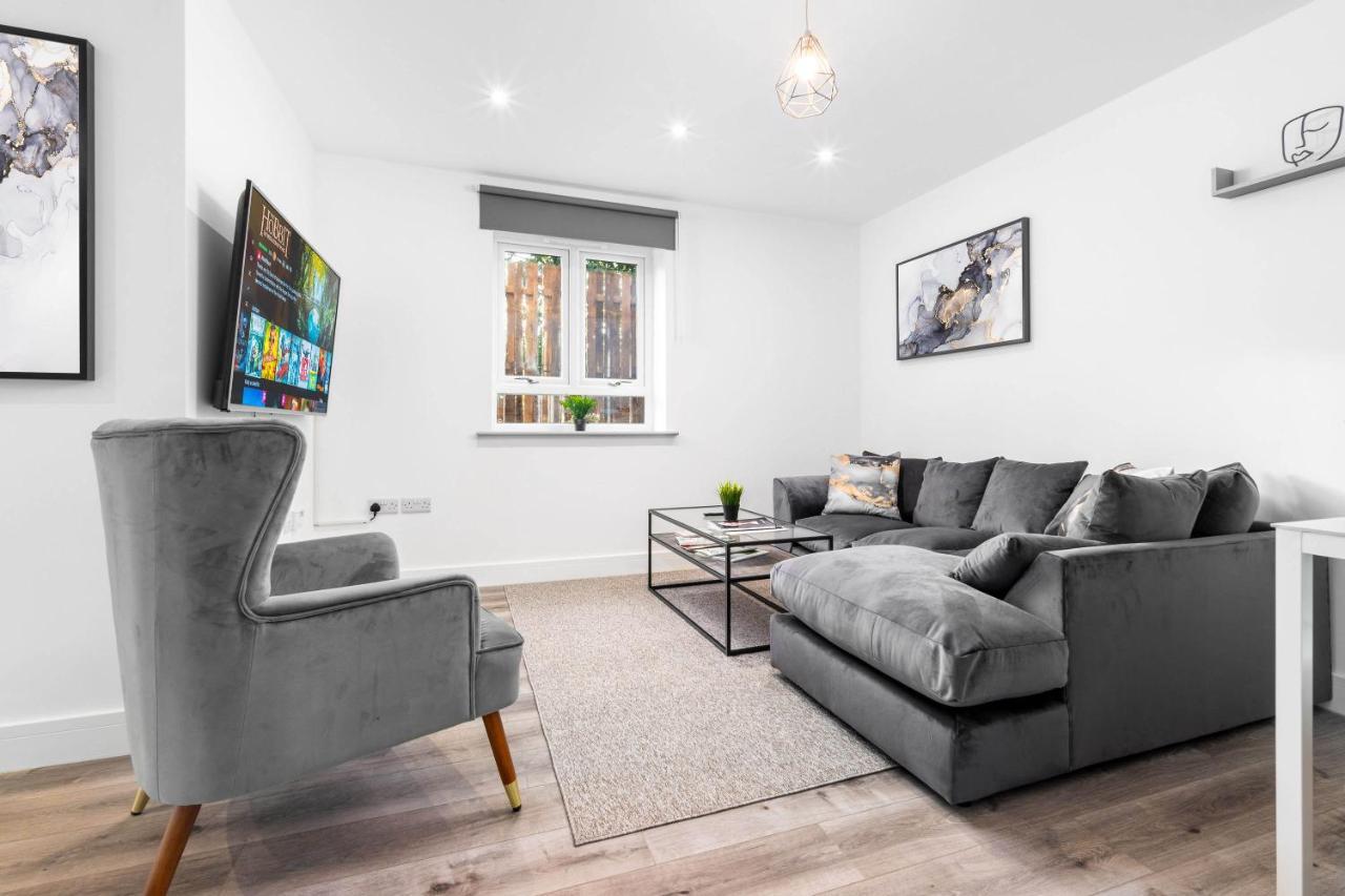 Apartment 2 Bedroom - The Marsons Collection - New Luxury - Balcony - Secure Parking *